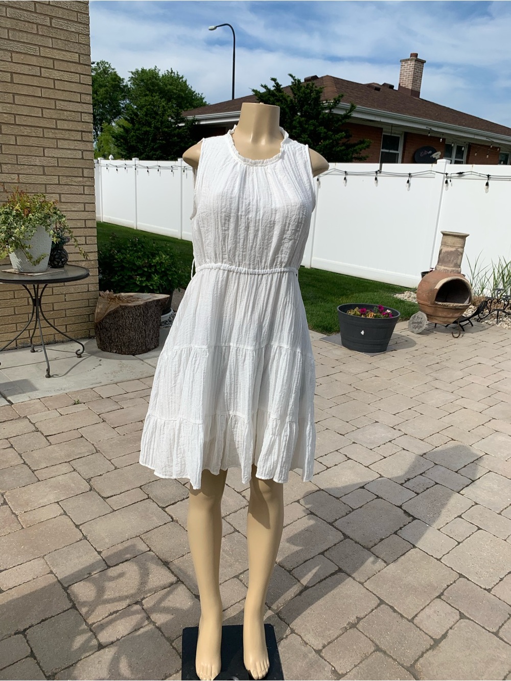 Ebby and Í cream fully lined dress size 12 juniors.